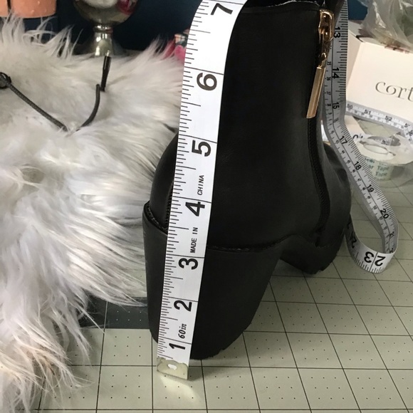 Lady Paulina Black Booties - Picture 7 of 10